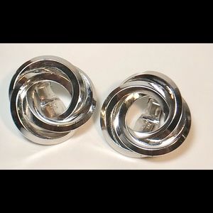 Marino vintage silvertone 7/8” clip on earrings